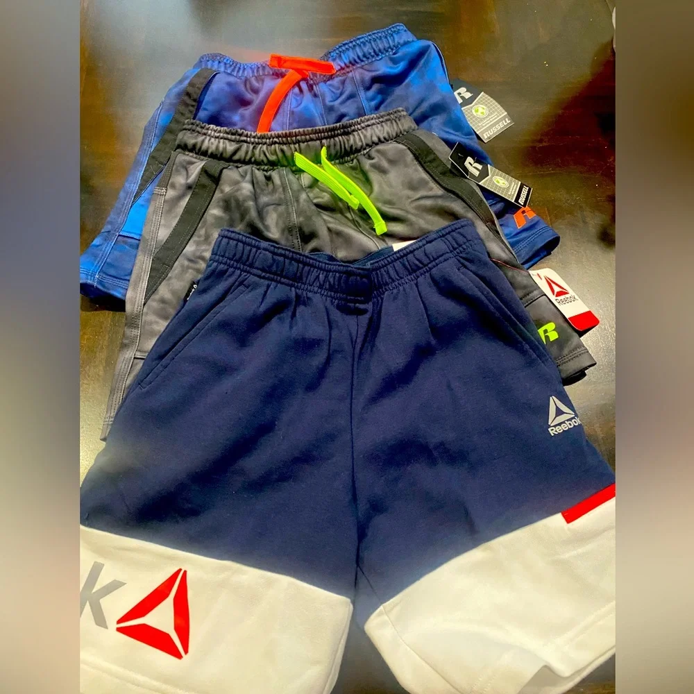3-Piece Bundle Boy Shorts Size M(8)
Brand New with Tag
2 Russell size M(8) - Picture 1 of 10